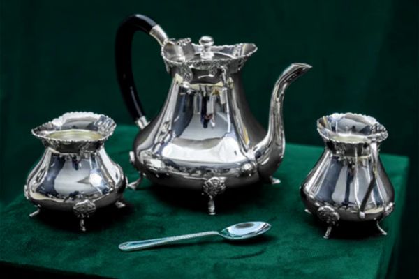 Why Choose Luxury Silver Kitchenware Serving Sets for Upscale Dining?