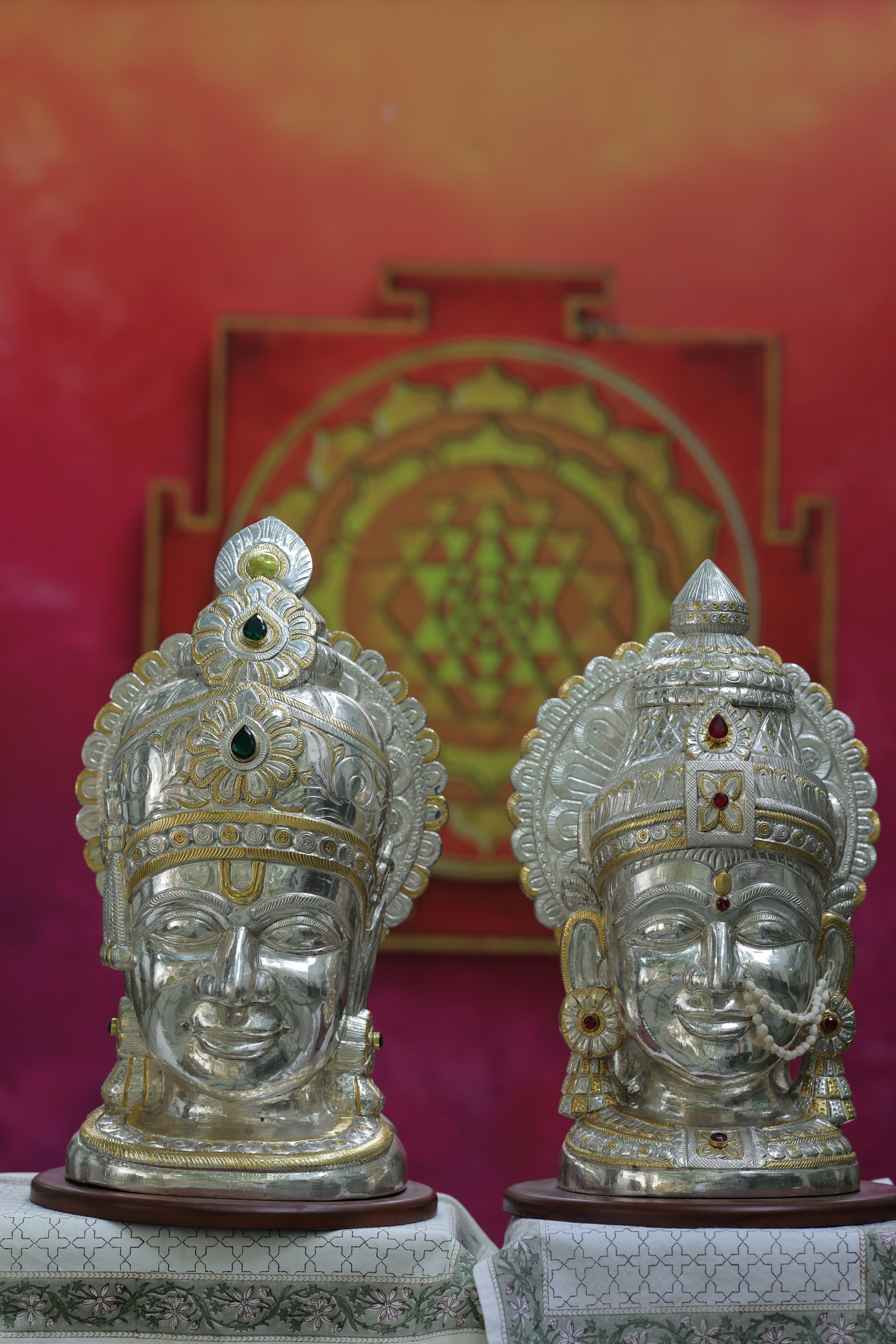 Goddess Lakshmi and Lord Vishnu Statue 6