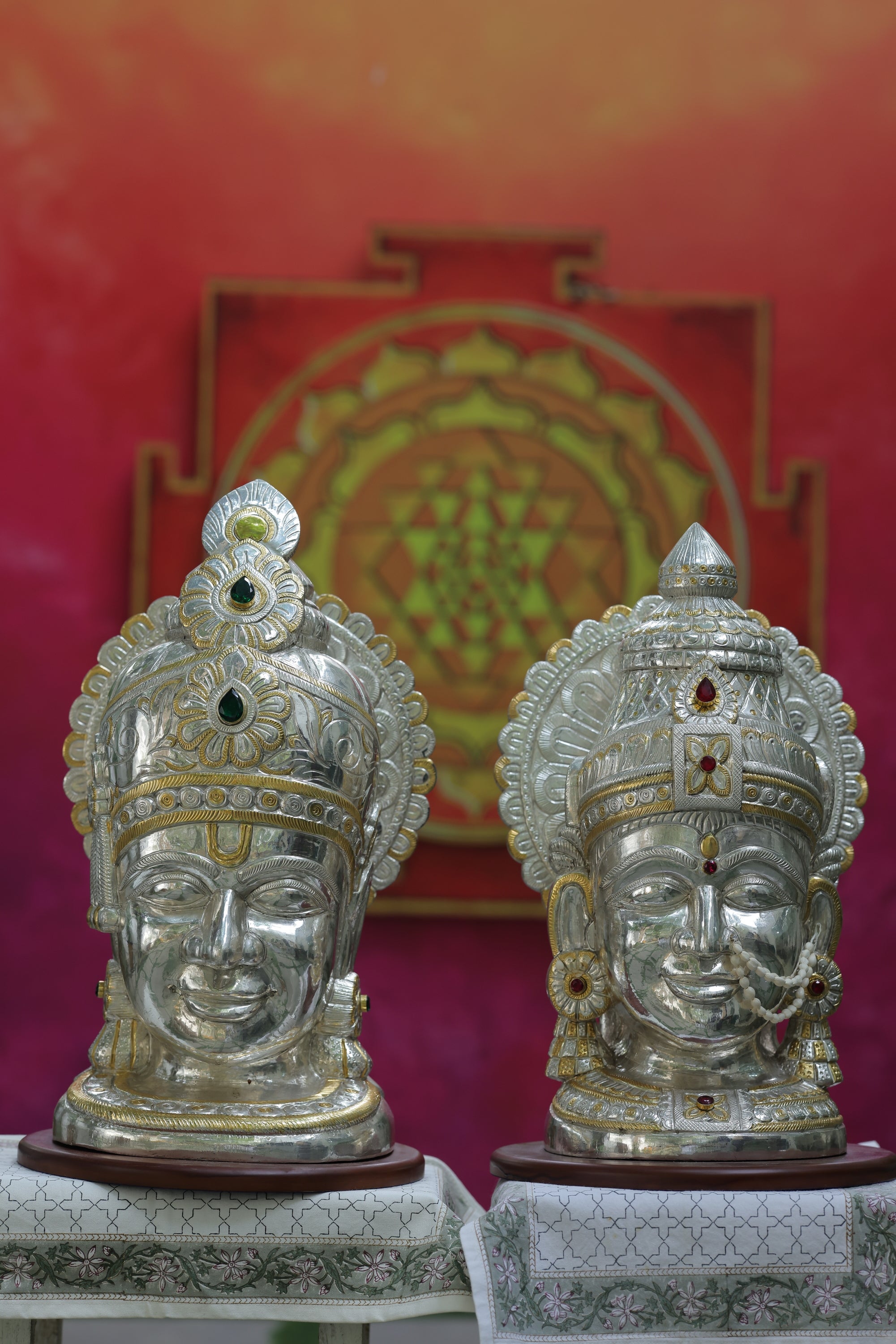 Goddess Lakshmi and Lord Vishnu Statue 7