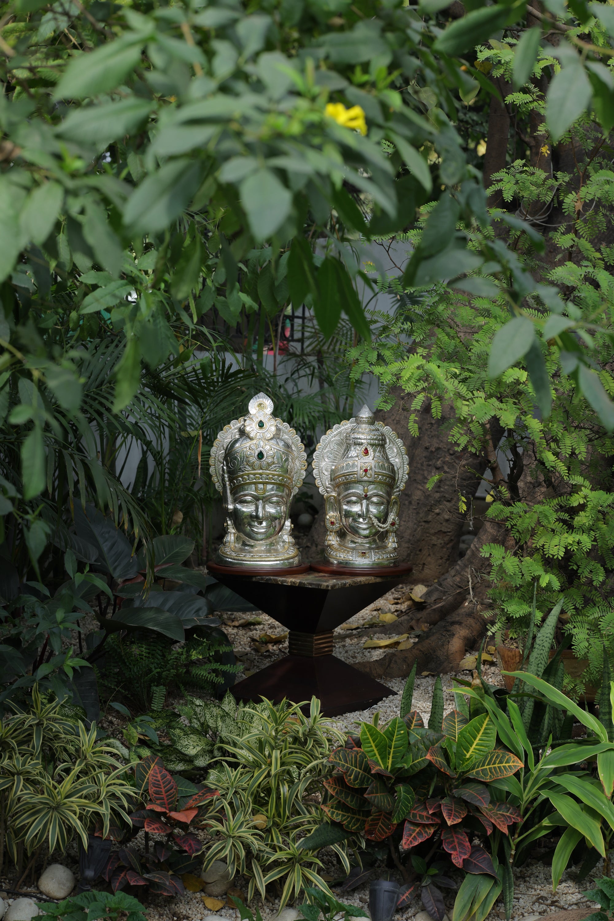 Goddess Lakshmi and Lord Vishnu Statue 10