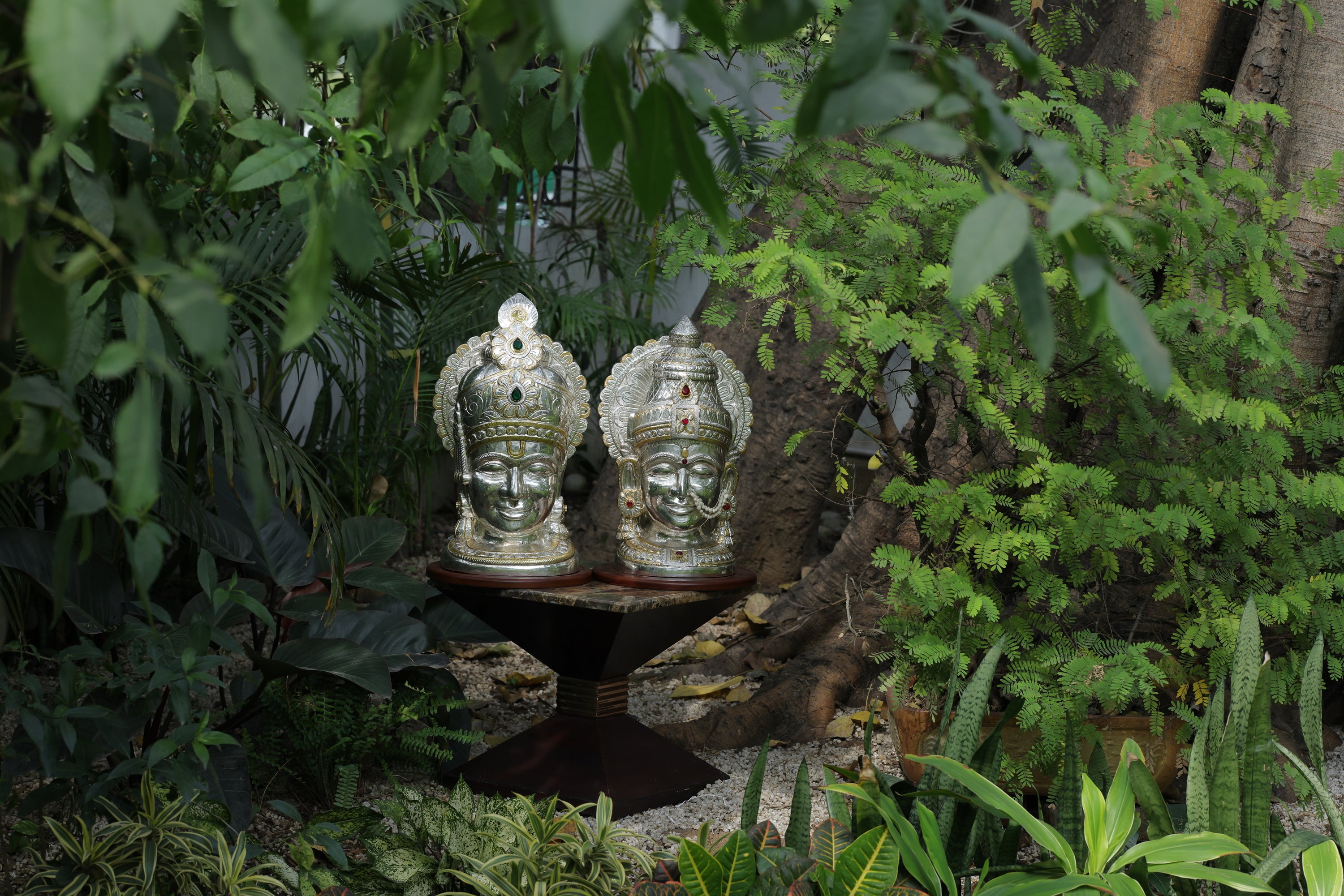 Goddess Lakshmi and Lord Vishnu Statue 12